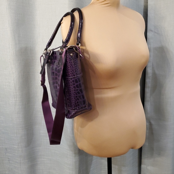 EUC David Jones vegan patent leather (vinyl) handbag in purple - Picture 7 of 16